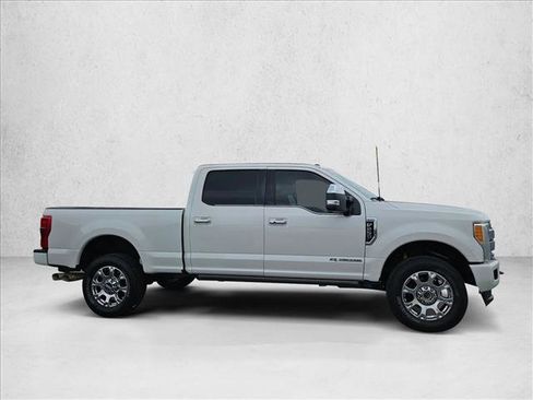 Used 2017 Ford F250 Platinum w/ Platinum Ultimate Package AWD/4WD image 4