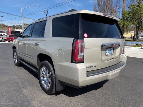 Used 2015 GMC Yukon Denali w/ Premium Package image 19