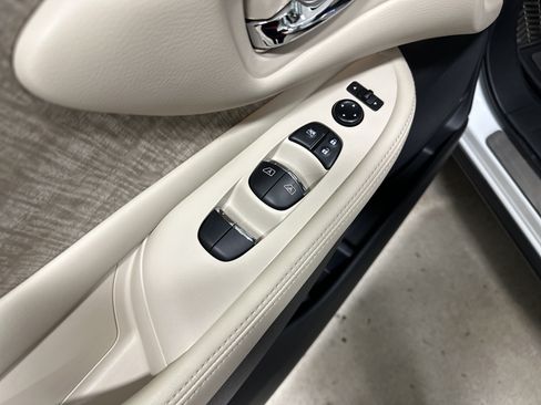 Used 2024 Nissan Murano SL AWD/4WD image 15