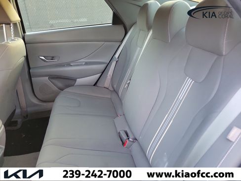 Used 2024 Hyundai Elantra SEL FWD image 13