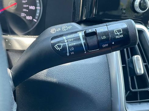 Used 2023 Kia Sorento LX FWD image 25