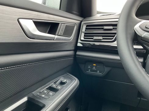 New 2025 Volkswagen Atlas Cross Sport SE image 25