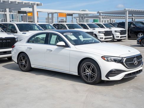 Used 2024 Mercedes-Benz E 350 4MATIC Sedan image 5