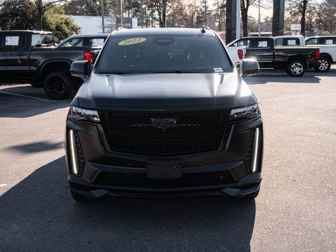 Used 2023 Cadillac Escalade V w/ LPO, ONYX Package image 3