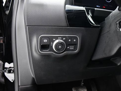 Certified 2025 Mercedes-Benz GLA 250 4MATIC image 11