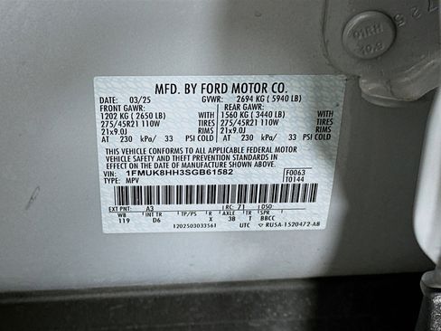 Used 2025 Ford Explorer Platinum w/ LUX Leather Package image 12