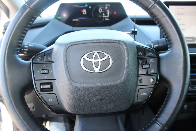 Used 2024 Toyota Prius XLE FWD image 19