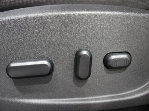 Used 2019 Ford Escape SE FWD image 13