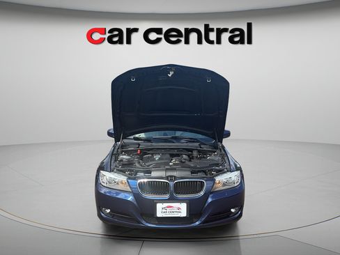 Used 2011 BMW 328i xDrive Sedan AWD/4WD image 10