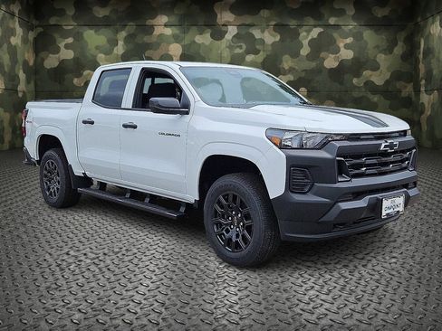 New 2026 Chevrolet Colorado W/T AWD/4WD image 2
