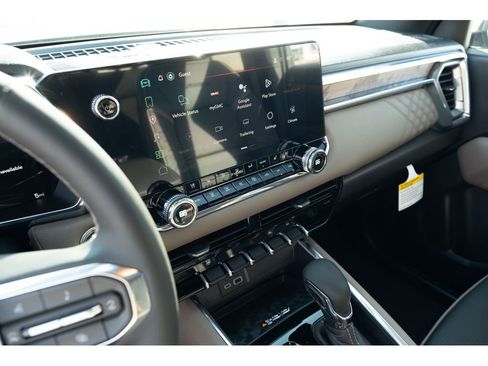 New 2026 GMC Canyon Denali image 17