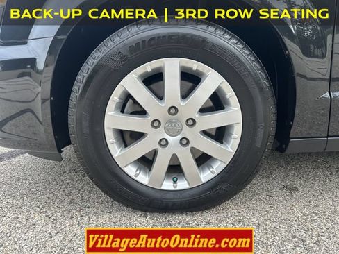 Used 2014 Chrysler Town & Country Touring FWD image 8