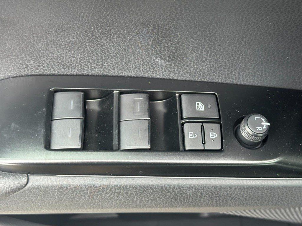 Used 2026 Toyota Camry SE w/ Multimedia Upgrade Package FWD image 22
