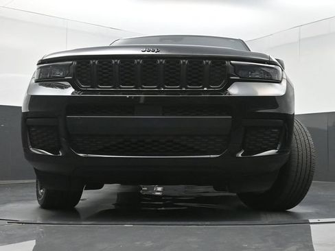 Used 2021 Jeep Grand Cherokee L Laredo RWD image 37