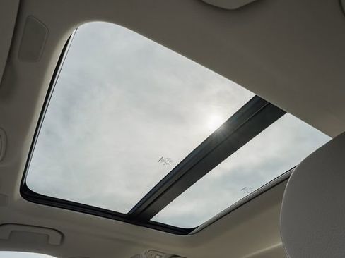 Certified 2025 Volvo S60 B5 Plus image 30