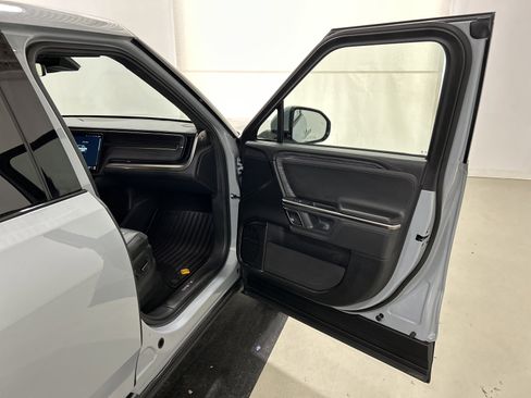 Used 2023 Rivian R1T Adventure image 18