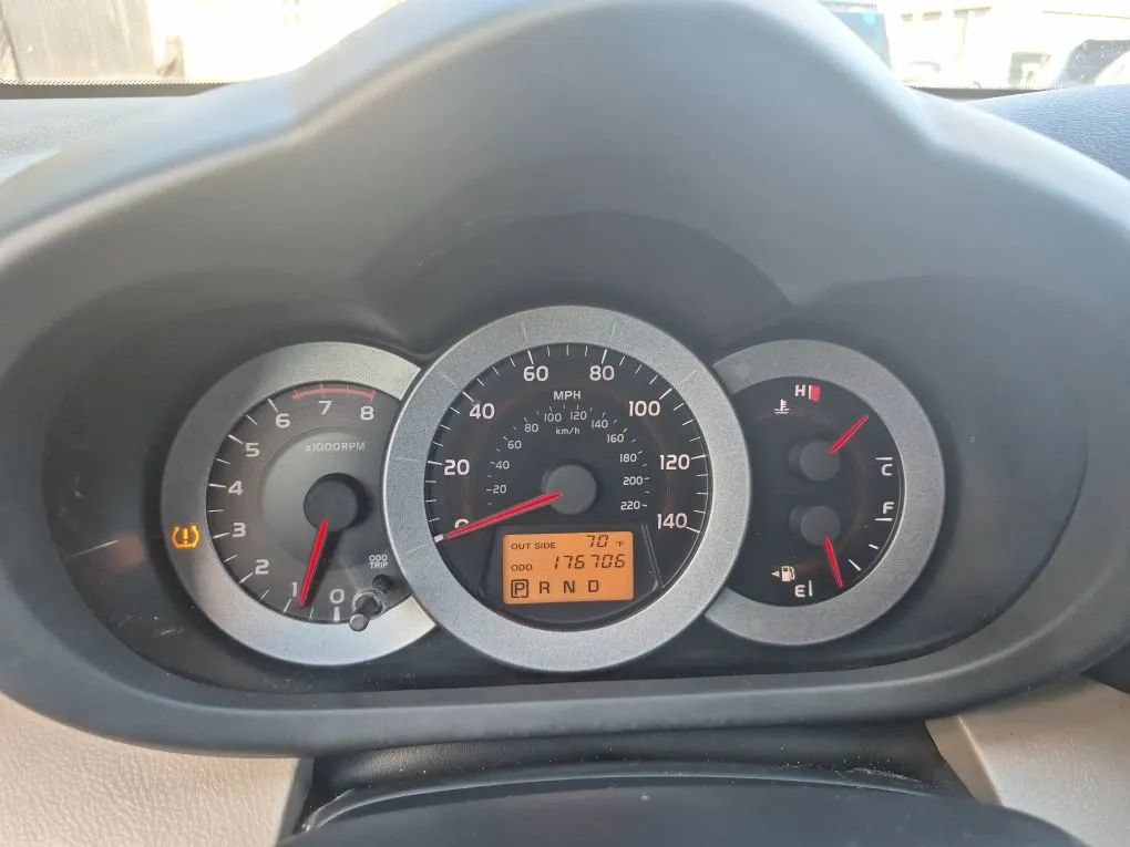 Used 2008 Toyota RAV4 4WD image 3
