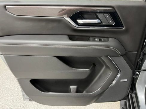 Used 2025 GMC Yukon XL Elevation AWD/4WD image 41