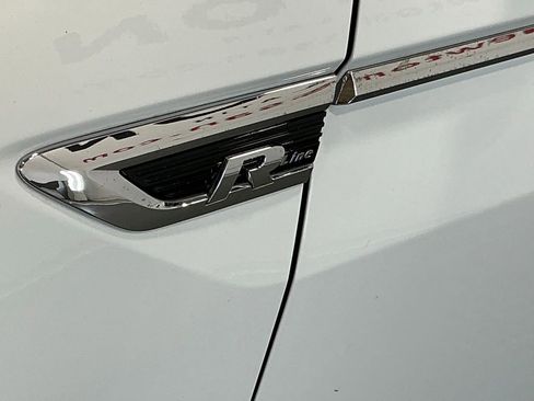 Used 2021 Volkswagen Tiguan SE R-Line image 5