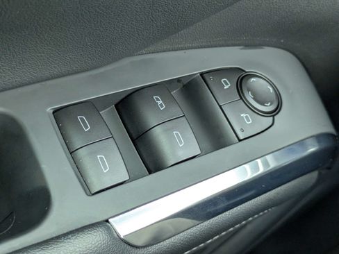 Used 2026 Chevrolet Traverse LT w/ Sun and Wheel Package FWD image 15