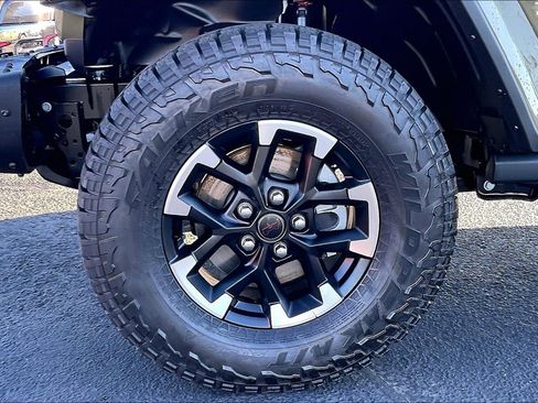 New 2026 Jeep Gladiator Rubicon AWD/4WD image 13
