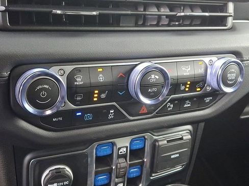 Used 2024 Jeep Wrangler High Altitude image 15