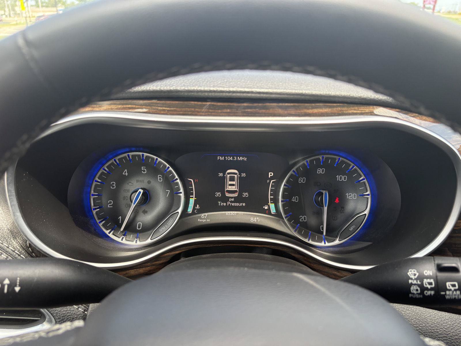 Used 2023 Chrysler Pacifica Limited FWD image 13