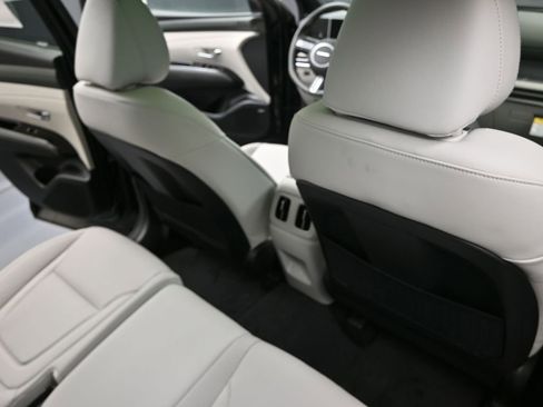 Certified 2025 Hyundai Tucson Limited AWD/4WD image 15