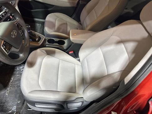 Used 2018 Hyundai Elantra SE image 24