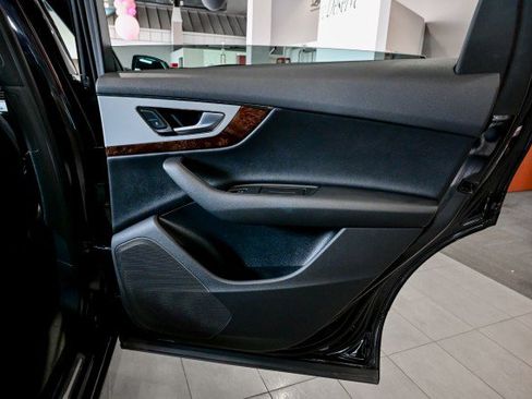 Used 2019 Audi Q7 2.0T Premium w/ Cold Weather Package image 25