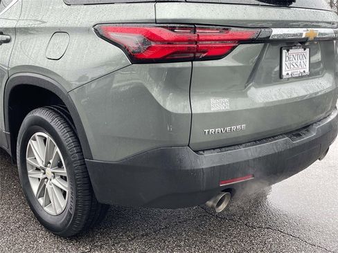 Used 2023 Chevrolet Traverse LT image 12