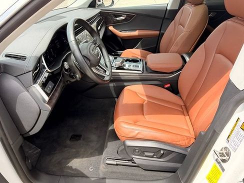 Used 2023 Audi Q8 Premium Plus w/ Premium Plus Package AWD/4WD image 11