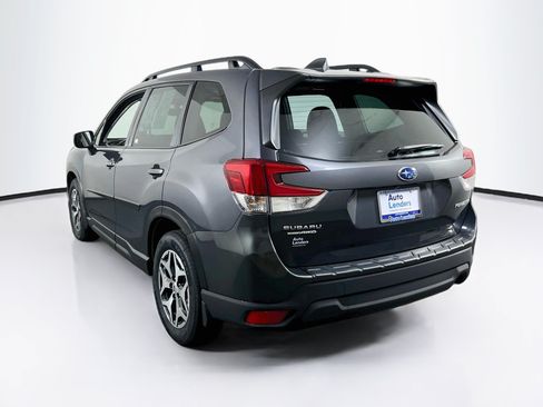 Used 2023 Subaru Forester Premium AWD/4WD image 7
