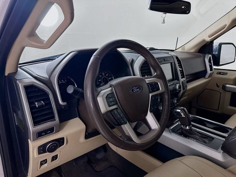 Used 2019 Ford F150 Lariat w/ Equipment Group 502A Luxury AWD/4WD image 10