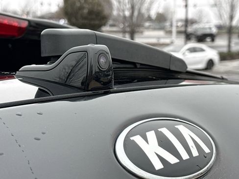 Used 2020 Kia Niro Touring image 14