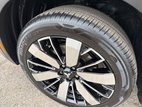 New 2025 Mitsubishi Outlander SE AWD/4WD image 10