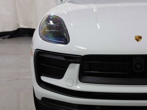 Certified 2025 Porsche Macan image 15