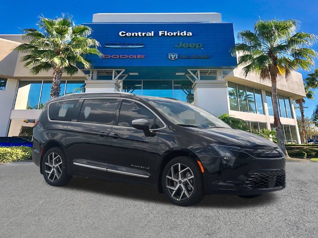 New 2027 Chrysler Pacifica Pinnacle w/ Theater Group AWD/4WD image 2