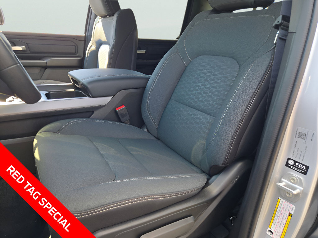 New 2026 RAM 1500 Express AWD/4WD image 27