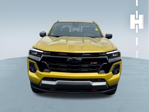 Used 2023 Chevrolet Colorado Z71 w/ Z71 Convenience Package 2 AWD/4WD image 2