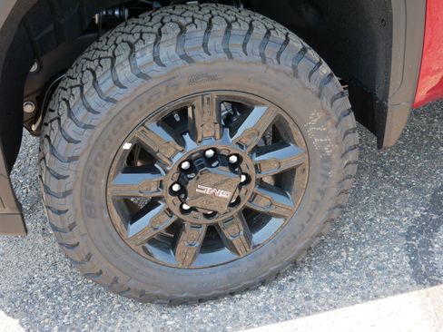 New 2026 GMC Sierra 2500 AT4 w/ AT4 Premium Plus Package AWD/4WD image 9