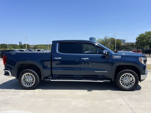 Used 2021 GMC Sierra 1500 SLT AWD/4WD image 3