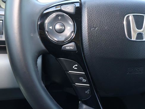 Used 2017 Honda Accord EX-L image 22