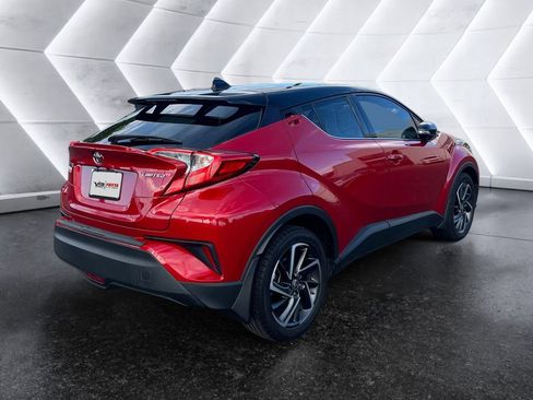 Used 2022 Toyota C-HR Limited FWD image 4