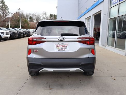 Used 2021 Kia Seltos LX image 9