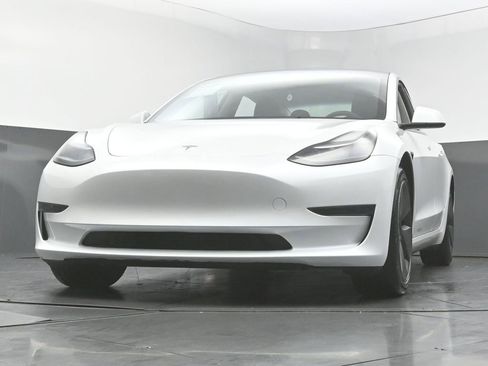 Used 2023 Tesla Model 3 Standard Range RWD image 47