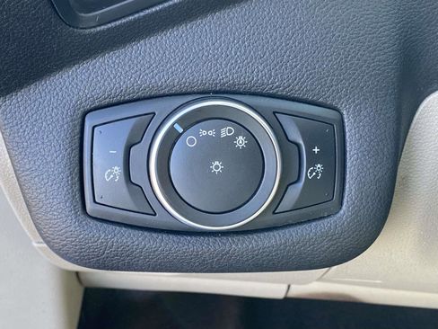 Used 2017 Ford C-MAX SE image 17