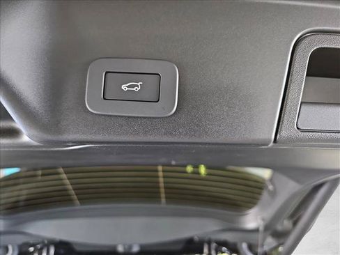 Used 2025 Land Rover Range Rover Evoque Dynamic SE AWD/4WD image 8