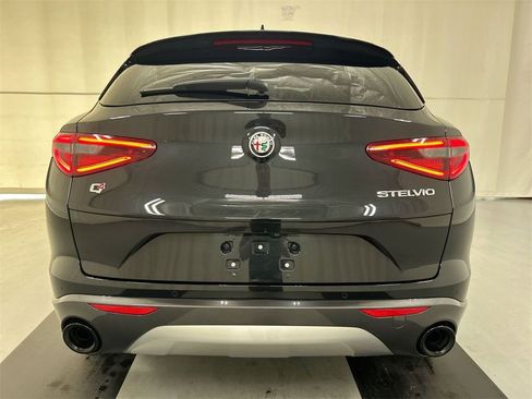 Used 2023 Alfa Romeo Stelvio Ti image 21