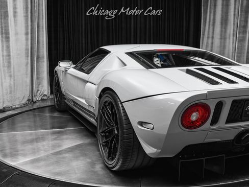 Used 2005 Ford GT RWD image 35